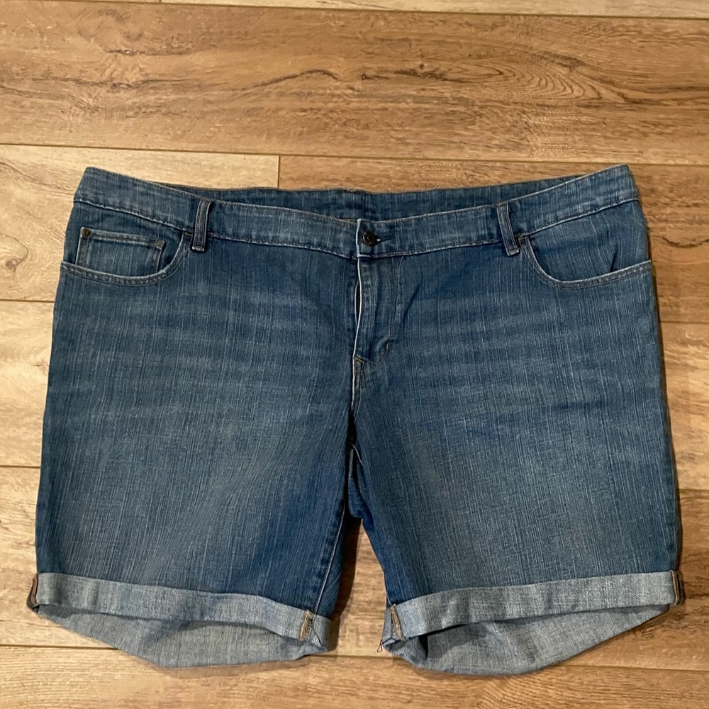 Old Navy Mid-Rise cuffed denim shorts size 24